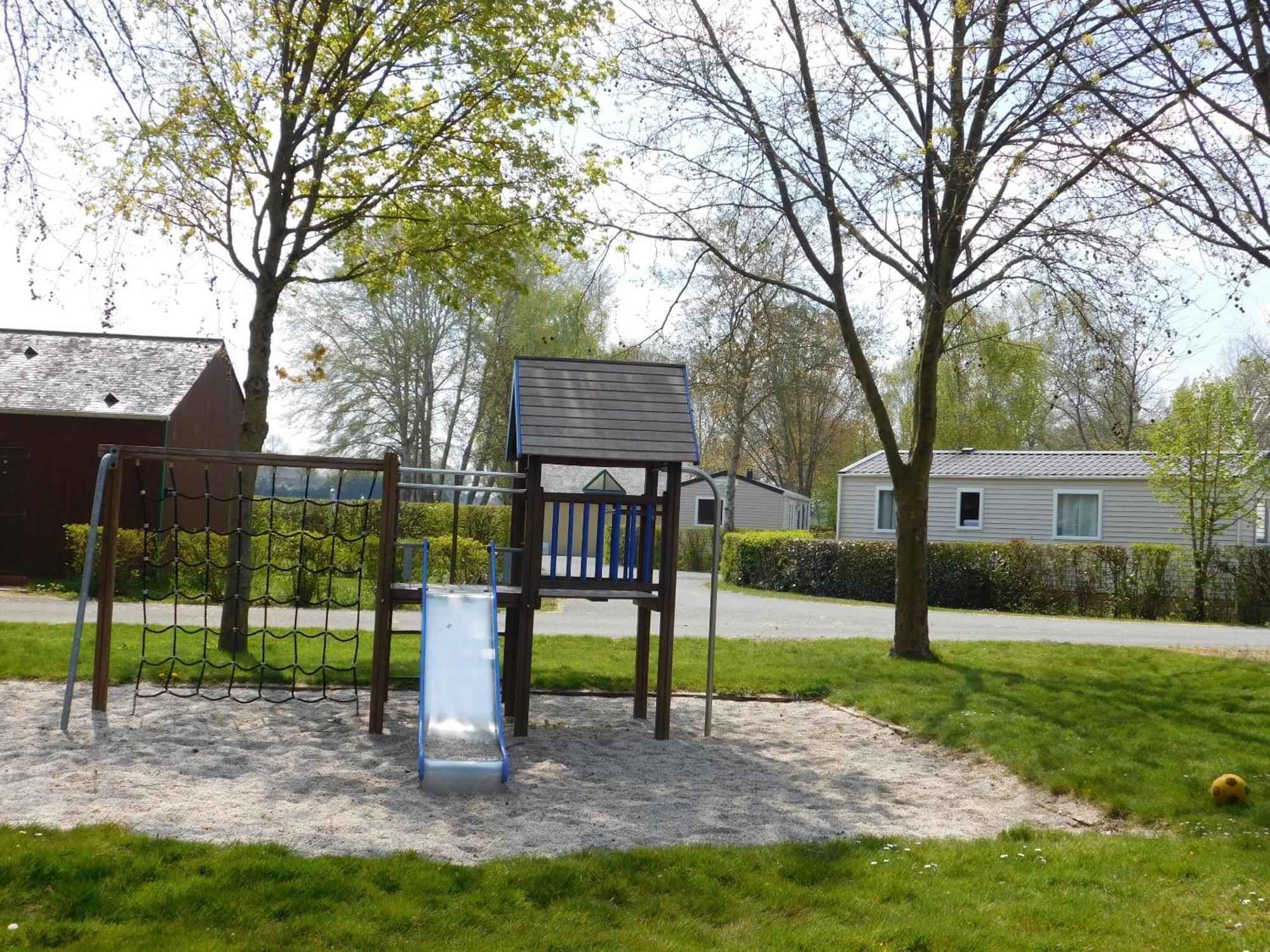 Village De Gites De La Chesnaie Saint-Denis-du-Maine Exterior foto